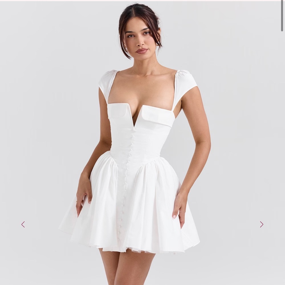 House of CB White Pleated Mini Dress Sweetheart Neckline